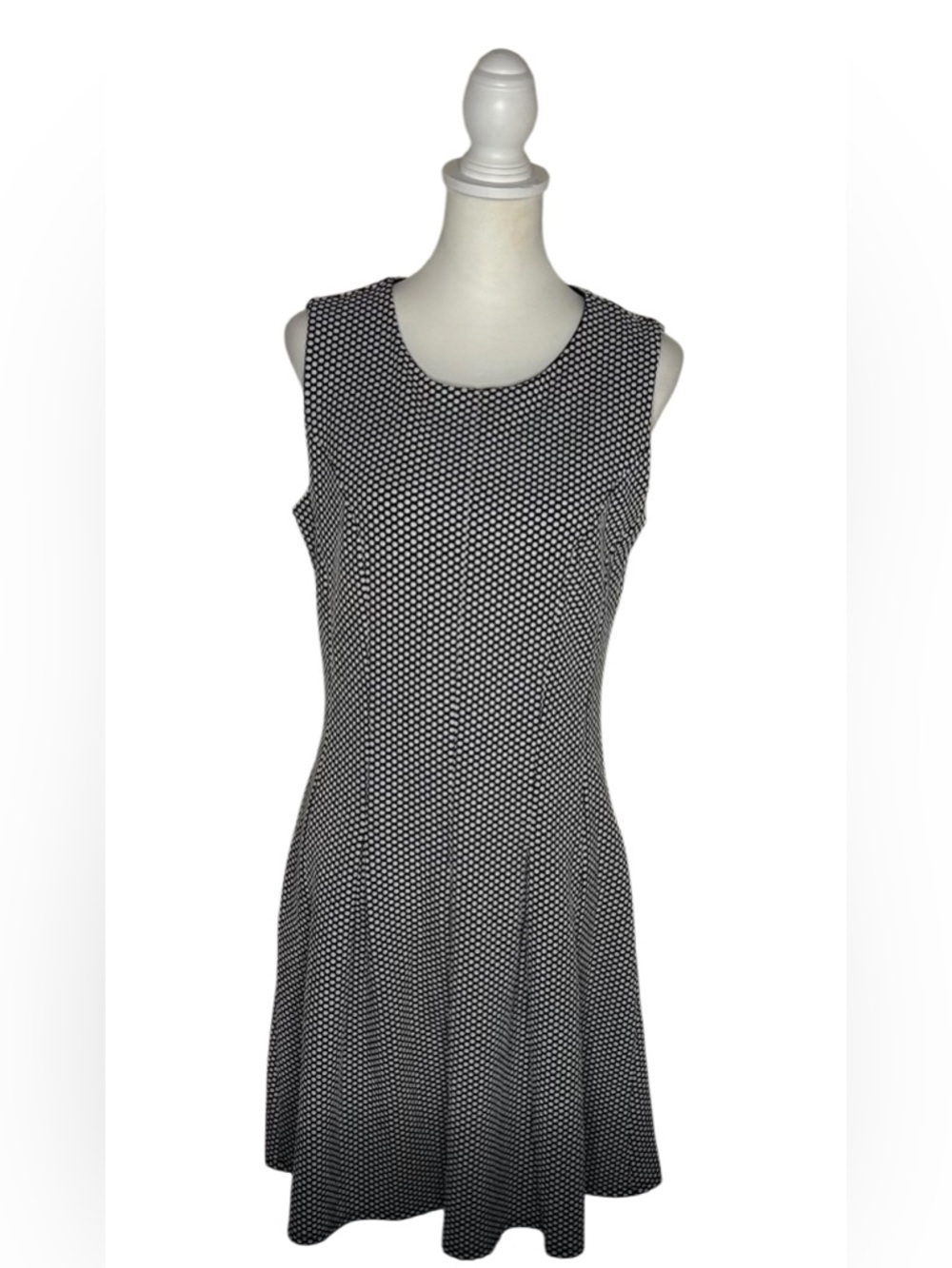 I LE Sleeveless EUC Black and White Polka Dot Fit-and-Flare Midi Dress Sz 8